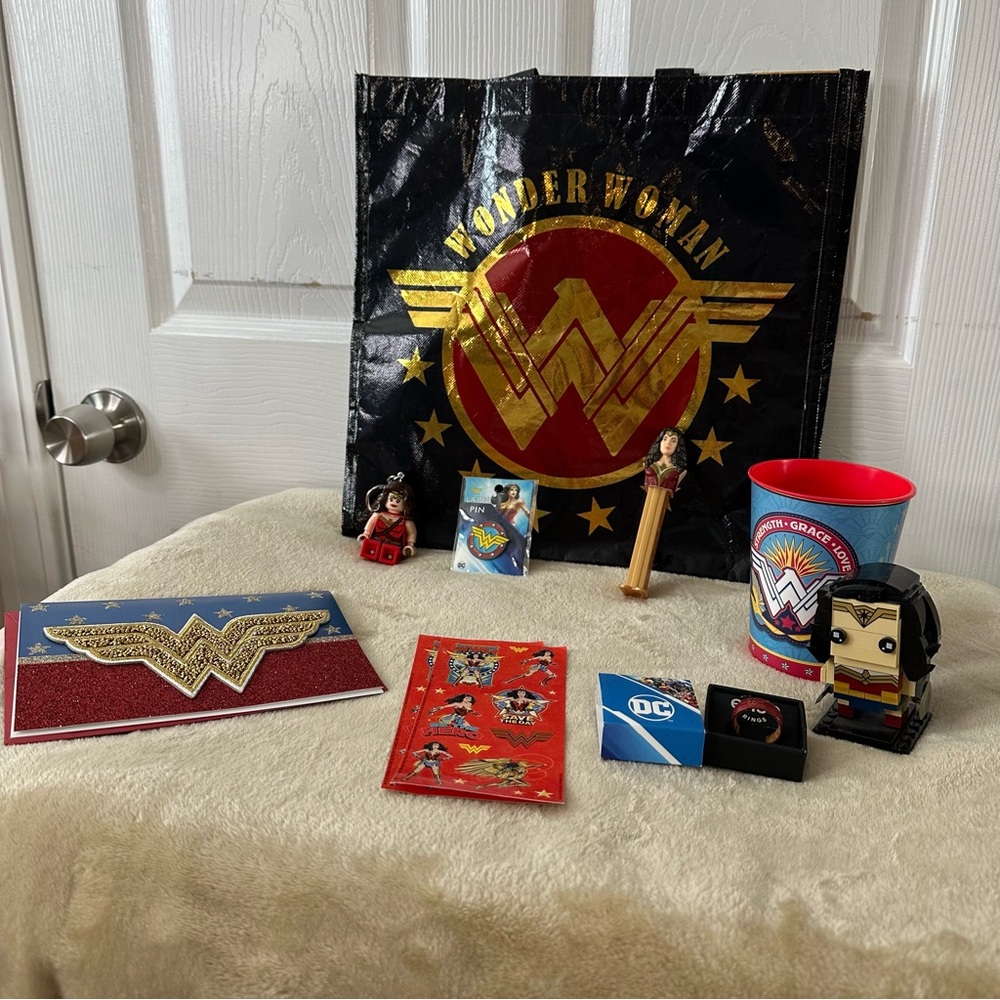 Wonder Woman Super Hero Bundle for the Wonder Woman Enthusiast